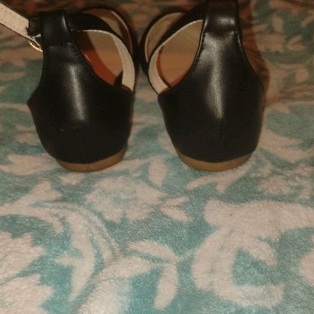 Elegant Black Women's Ankle Strap Flats - Picture 4 of 5